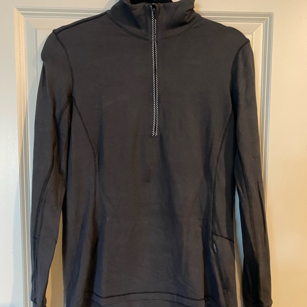 Lululemon Loose Fitting 1/4 zip pullover. Black - size 6